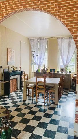 Maison familiale 144 m² – Grand garage – Cour – Fort potentiel