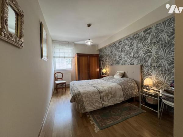 Appartement type T4, d'environ 98 m2 avec balcon exposé sud.