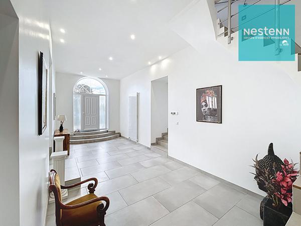 Maison de prestige au coeur de Montbrison - 217 m² habitables environ - 4 chambres - 1420 m² de terrain