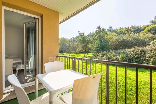 Proximité de Honfleur - Appartement de type T2 cabine - 38.40 m2 - 2 chambres - Terrasse - Parking - 1er étage sans ascenseur