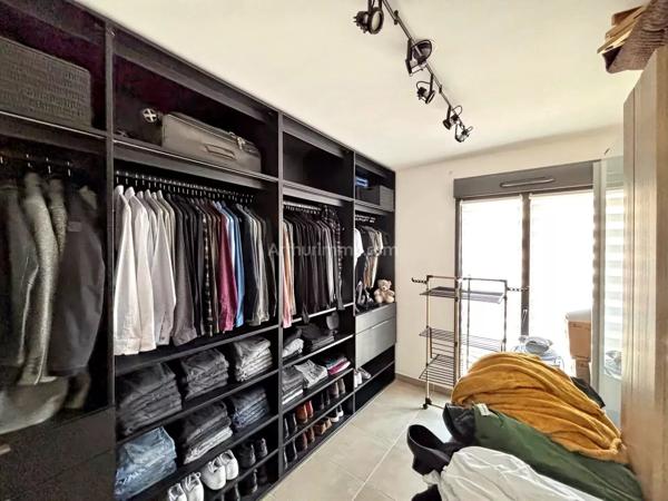 Vente                                                      Appartement
                        
                     3 pièces                      94 m2                     à Ajaccio