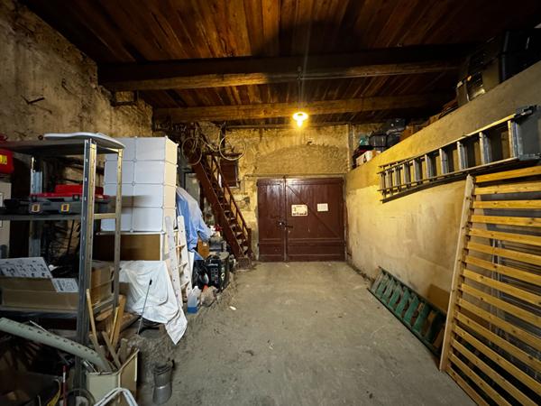 Maison Roubia 4 pièce(s) 0171 m2