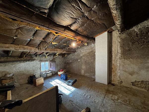 Maison Roubia 4 pièce(s) 0171 m2