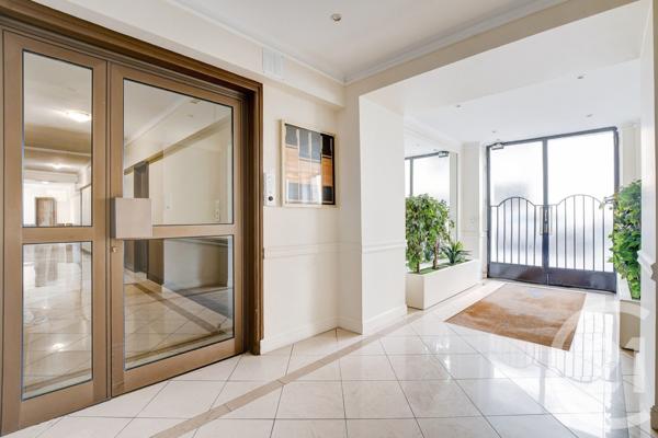 Appartement F2 à vendre  2 pièces - 36,73 m2 PARIS - 75015