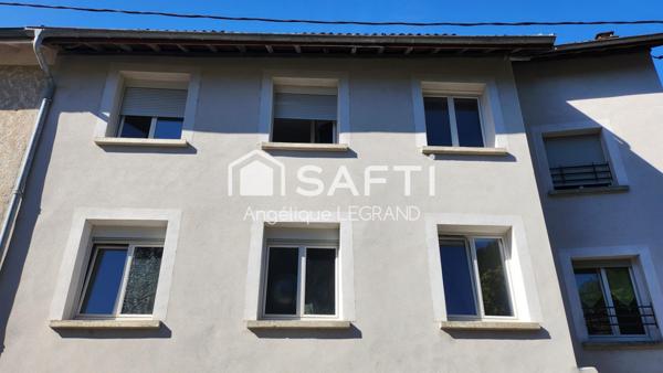 Appartement au 2e étage d'une copropriété en parfait état à 5 min de Salins et des commodités