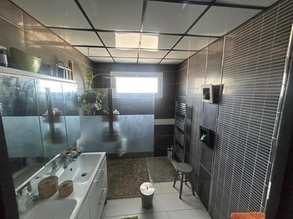 GRANDE VILLA DE 280M2 A 300M DE LA MER
