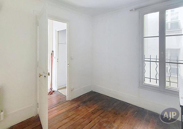 Vente appartement Paris 8eme : 400 000 € - AJP Immobilière Passy Paris 16