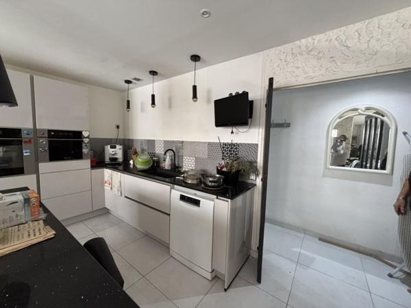 Maison
         5 pièces
        - 133 m² 147 000 € *
