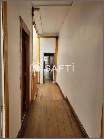 Immeuble à fort potentiel et local commercial avec studio.