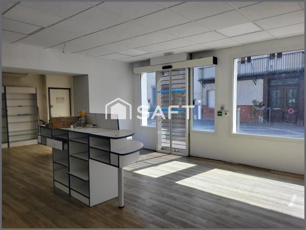 Immeuble à fort potentiel et local commercial avec studio.