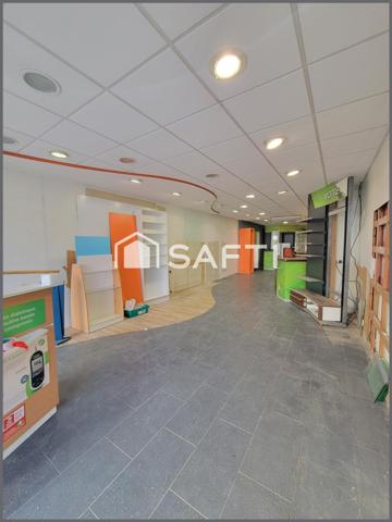 Immeuble à fort potentiel et local commercial avec studio.