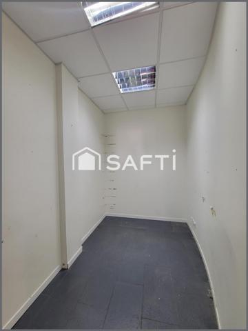 Immeuble à fort potentiel et local commercial avec studio.