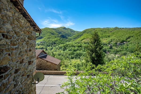 Thueyts (07330) MAISON A RENOVER ENTIEREMENT