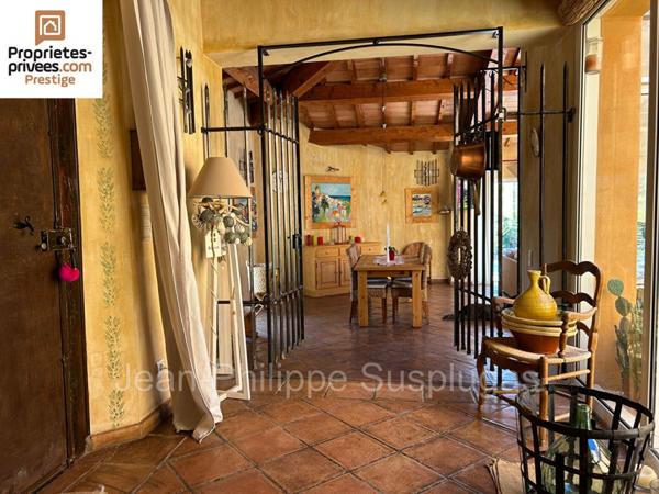 Villa La Cadiere D Azur 7 pièce(s) 190 m2