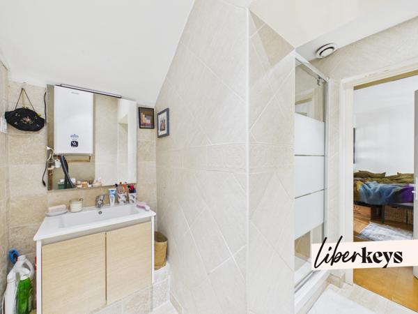 Charmant 2 pièces avec véranda et extérieur – Romainville