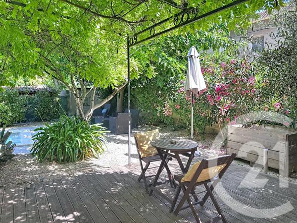 Maison à vendre  4 pièces - 112 m 2   CHATEAURENARD  - 13