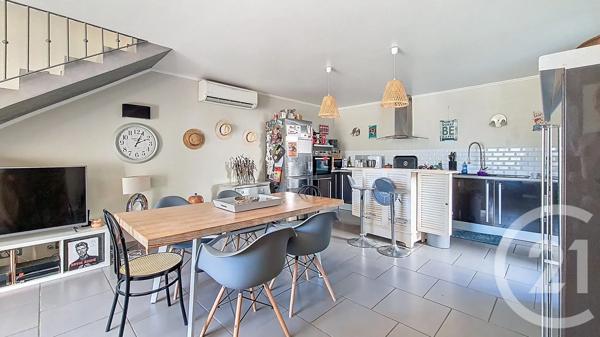 Maison à vendre  4 pièces - 112 m 2   CHATEAURENARD  - 13