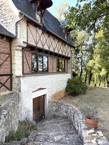 Propriété atypique sur un terrain de 8,5 ha