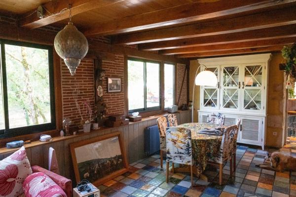 Propriété atypique sur un terrain de 8,5 ha