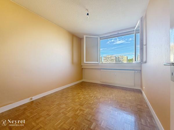 T4 Centre 2 balcon