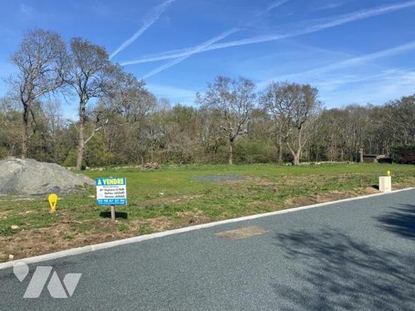 Terrain à bâtir à proximité du bourg de PLOBANNALEC (B776)