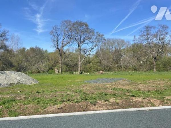 Terrain à bâtir à proximité du bourg de PLOBANNALEC (B776)