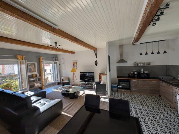 Immeuble 3 appartements + local commercial