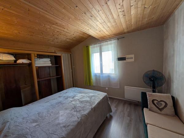 Immeuble 3 appartements + local commercial