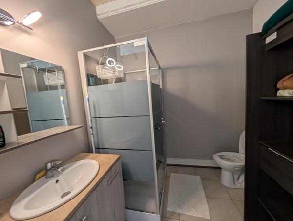 Immeuble 3 appartements + local commercial