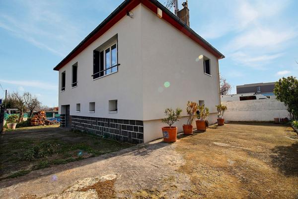 Maison de 67m² habitable à Clermont Ferrand sur sous sol, avec garage et jardin