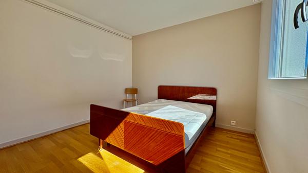 Quartier Albert 1er : appartement traversant de 102 m² avec balcon, cave et parking