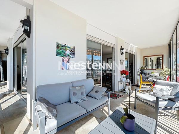 Golfe Juan - Vue mer - 3P - 106m² - Centre ville - Véranda - Sud - (Loi carrez 81m²) - Garage en SUS