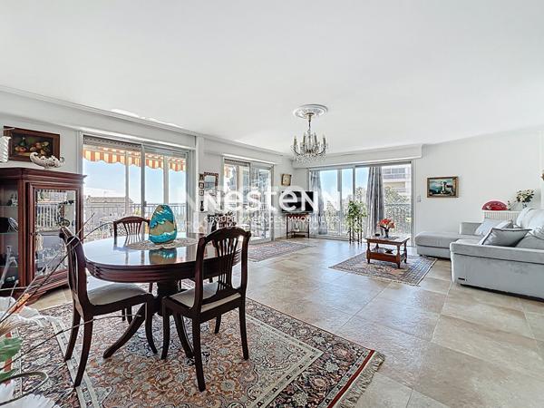 Golfe Juan - Vue mer - 3P - 106m² - Centre ville - Véranda - Sud - (Loi carrez 81m²) - Garage en SUS