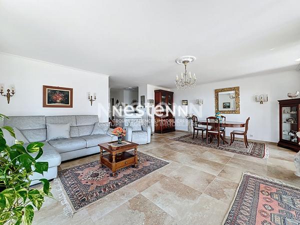 Golfe Juan - Vue mer - 3P - 106m² - Centre ville - Véranda - Sud - (Loi carrez 81m²) - Garage en SUS