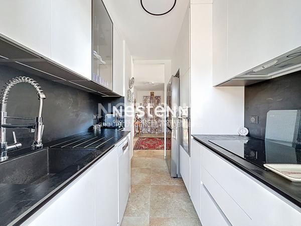 Golfe Juan - Vue mer - 3P - 106m² - Centre ville - Véranda - Sud - (Loi carrez 81m²) - Garage en SUS