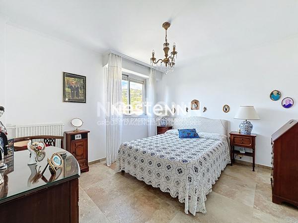 Golfe Juan - Vue mer - 3P - 106m² - Centre ville - Véranda - Sud - (Loi carrez 81m²) - Garage en SUS