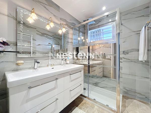 Golfe Juan - Vue mer - 3P - 106m² - Centre ville - Véranda - Sud - (Loi carrez 81m²) - Garage en SUS