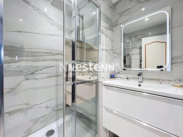 Golfe Juan - Vue mer - 3P - 106m² - Centre ville - Véranda - Sud - (Loi carrez 81m²) - Garage en SUS