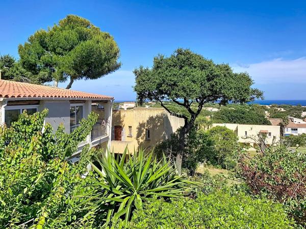 Vente                                                      Appartement
                        
                     6 pièces                      99 m2                     à Lumio