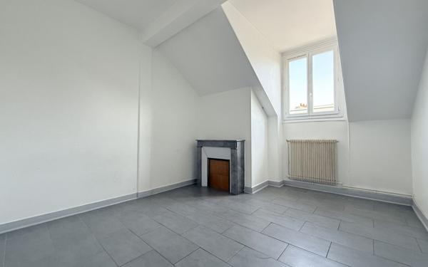 Appartement à vendre    2 pièces • 39,58 m2 Clamart