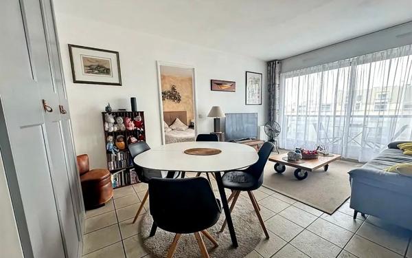 Appartement à vendre    2 pièces • 46 m2 Saint-Maurice