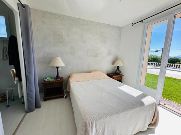 Maison familiale avec piscine, vue panoramique et cadre privilégié