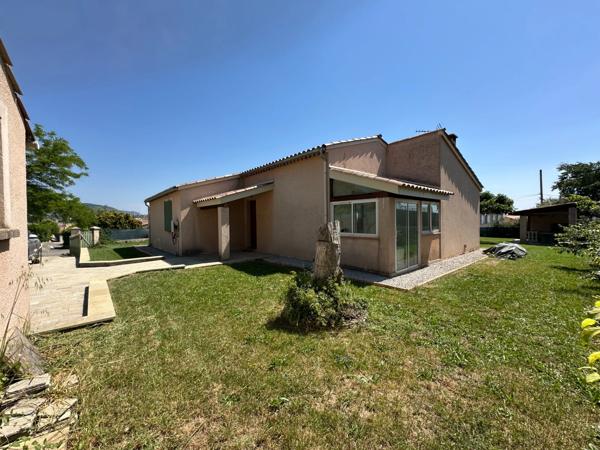 Maison familiale avec piscine, vue panoramique et cadre privilégié