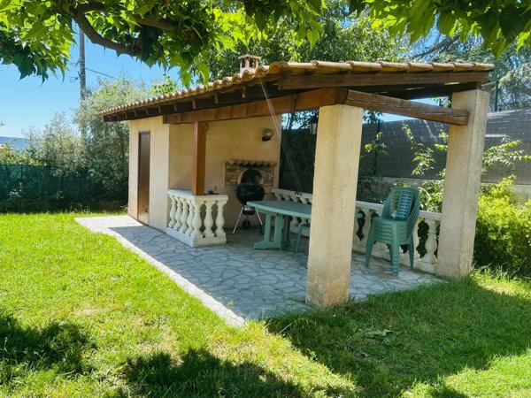Maison familiale avec piscine, vue panoramique et cadre privilégié