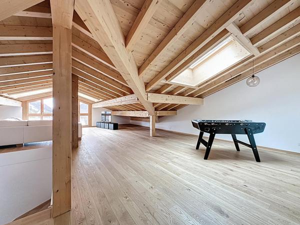 Appartement T8 à vendre  8 pièces - 190,50 m2 LES GETS - 74