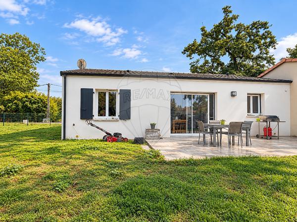 Maison 2 chambre(s) à vendre - Étaules, Charente-Maritime - 17