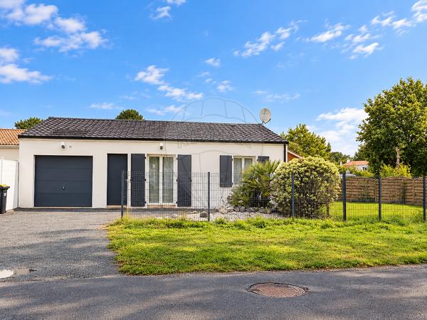 Maison 2 chambre(s) à vendre - Étaules, Charente-Maritime - 17