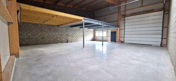 Local Professionnel et commercial à vendre à Laillé en Ille-et-Vilaine (35890), ref : Cellule 2