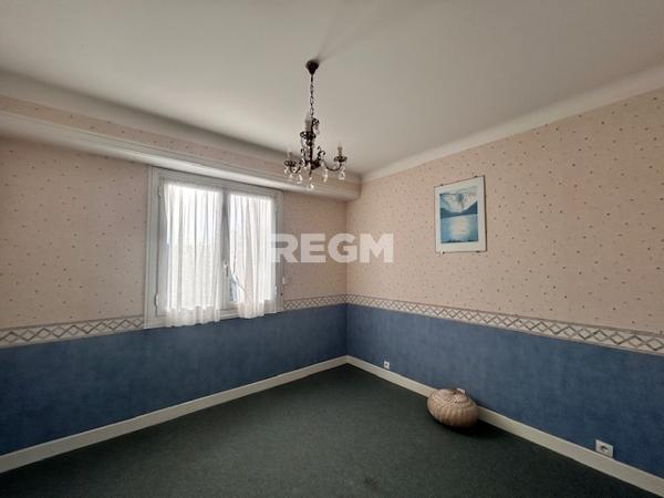 Lescar (64230) Maison de 179 m2 sur un terrain de 1050 m2 - Lescar-