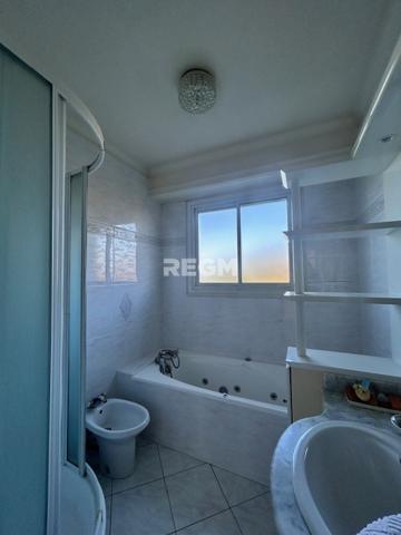 Lescar (64230) Maison de 179 m2 sur un terrain de 1050 m2 - Lescar-